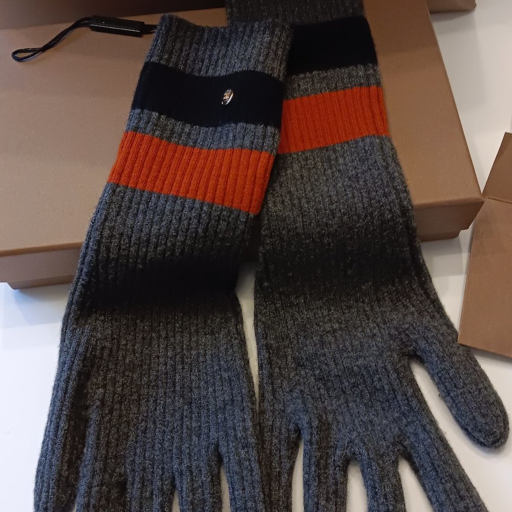 NEW Burberry Cashmere Blend Gloves